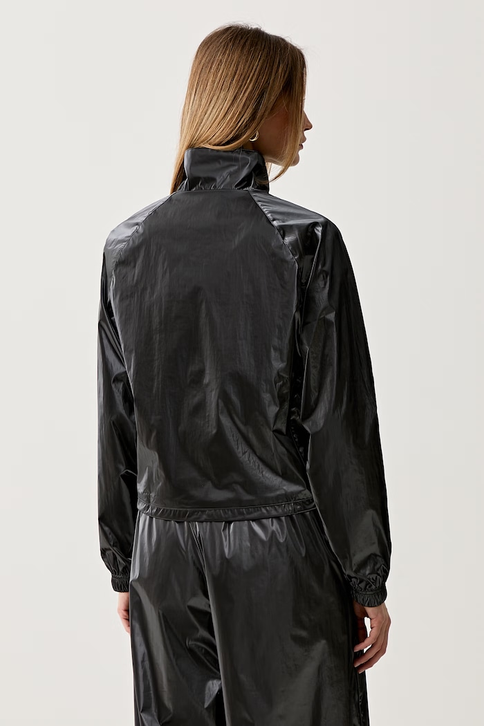 Ρούχα adidas Originals κοντό μπουφάν γυναικείο F50 TRACKTOP KE0249 ασημί