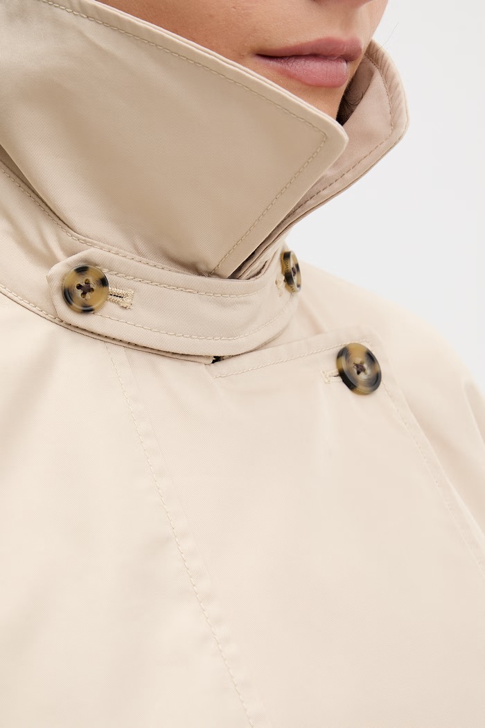 Tommy Jeans krótki trencz damski z bawełną DW0DW22322