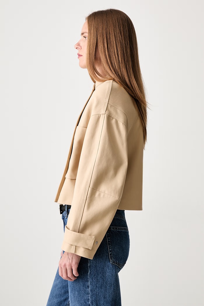 Maison Kitsuné kratka jakna za žene od pamuka QW02106WW9093 bež SS26