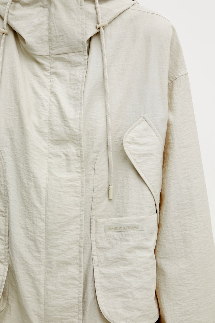 Maison Kitsuné Sporty Windbreaker kurtka przejściowa damska beżowy QW02203WQ4077