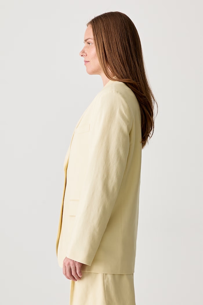 Anine Bing QUINN BLAZER - BUTTER YELLOW jednoredni sako s viskozom za žene A.01.12159.CRM02 zlatna SS26