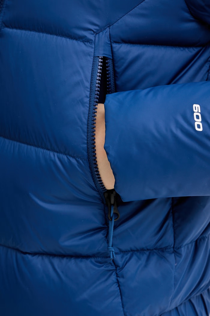 The North Face κοντό γυναικείο μπουφάν Hyalite NF0A8E75D1R1 σκούρο μπλε