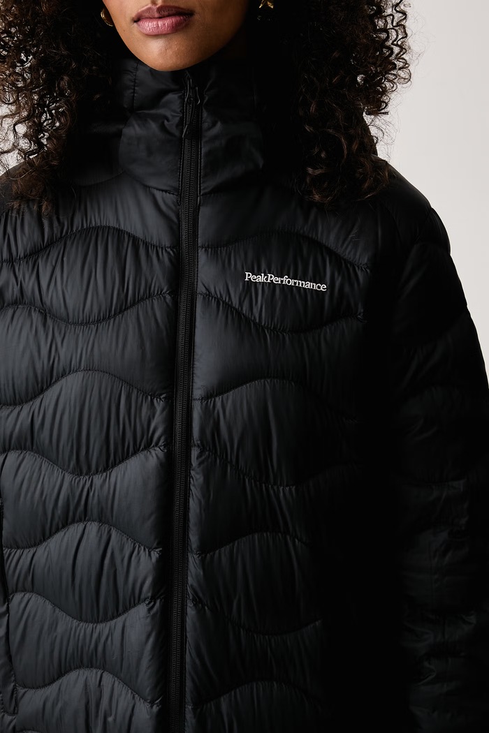 Kurtka puchowa damska Helium Down Peak Performance G79850. czarny