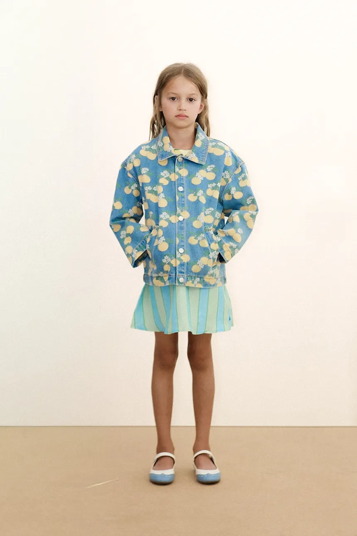 Detská rifľová bunda Tinycottons ORANGES JACKET bez kapucne modrá SS26.360