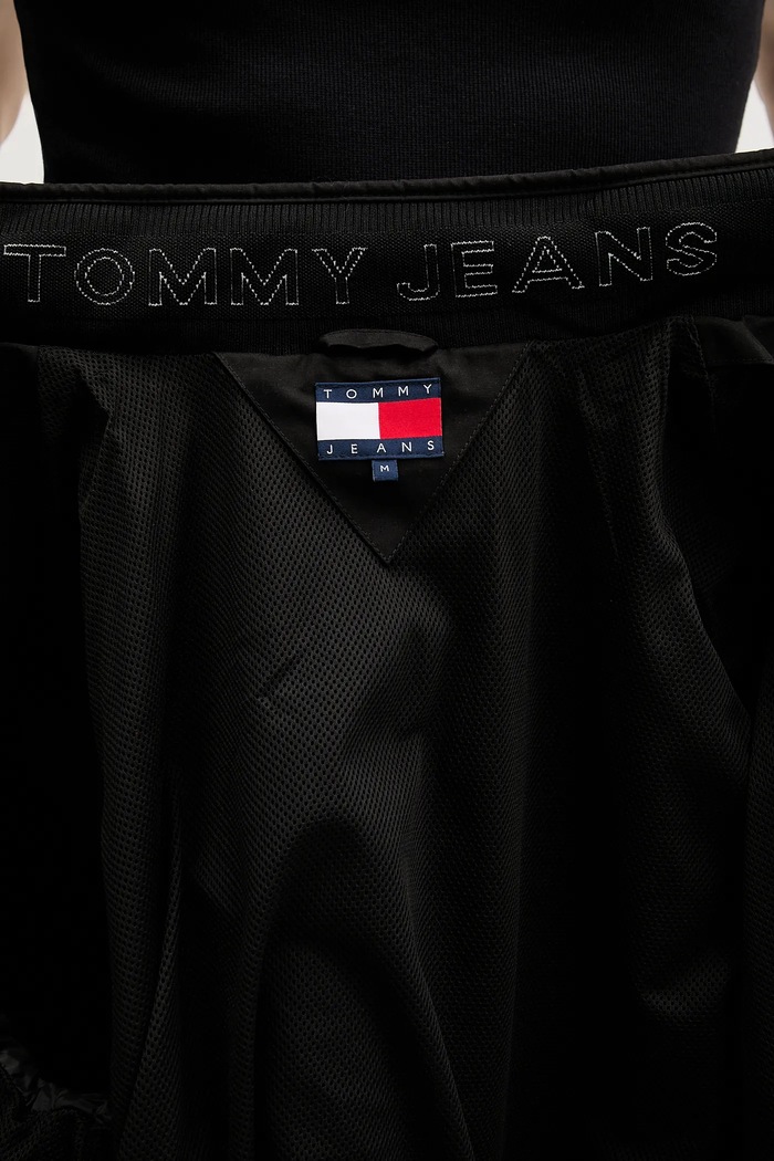 Tommy Jeans prechodná bunda pánska DM0DM22720 čierna