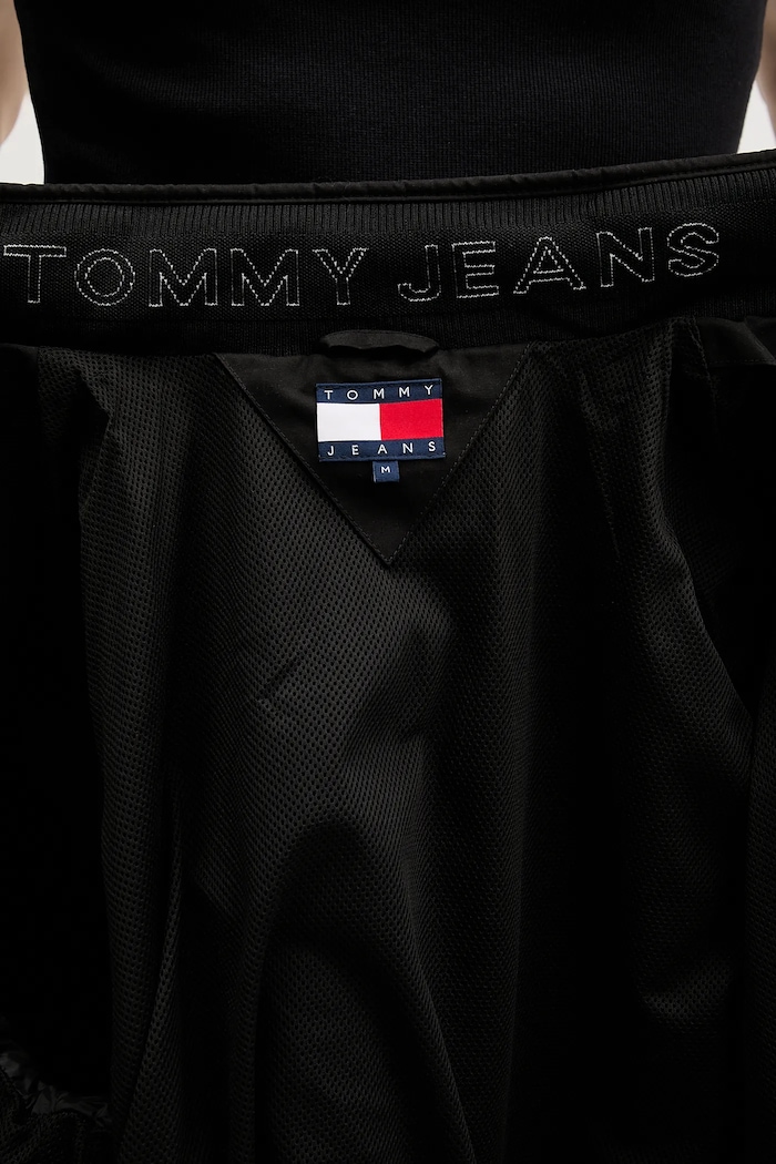 Tommy Jeans prechodná bunda pánska DM0DM22720 čierna