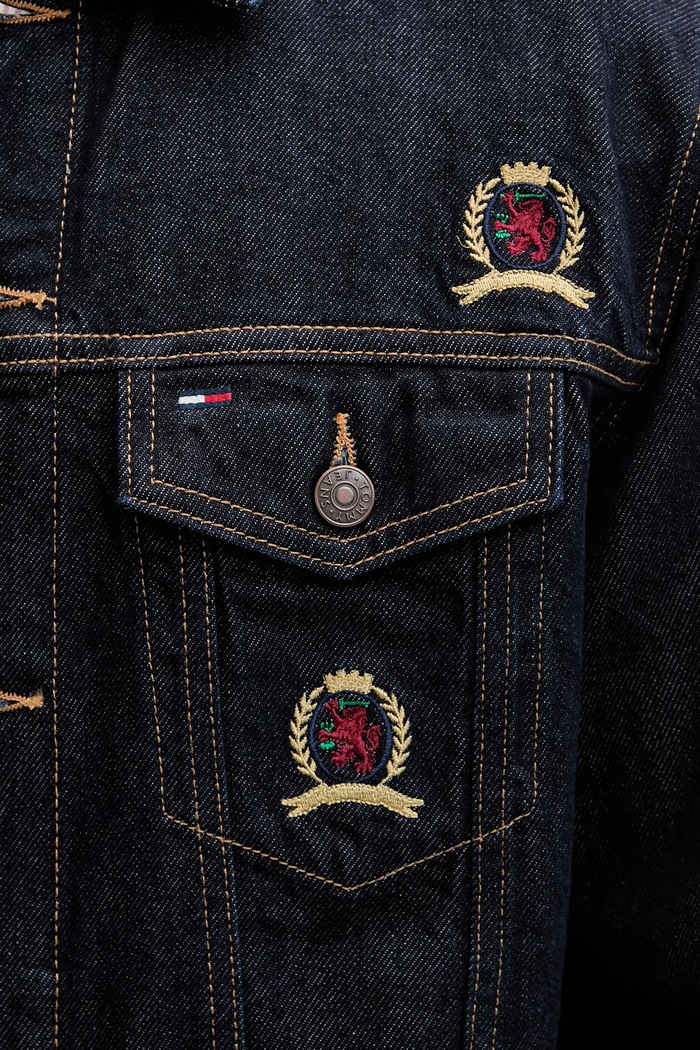 Džínová bunda Tommy Jeans DM0DM22988 námořnická modř
