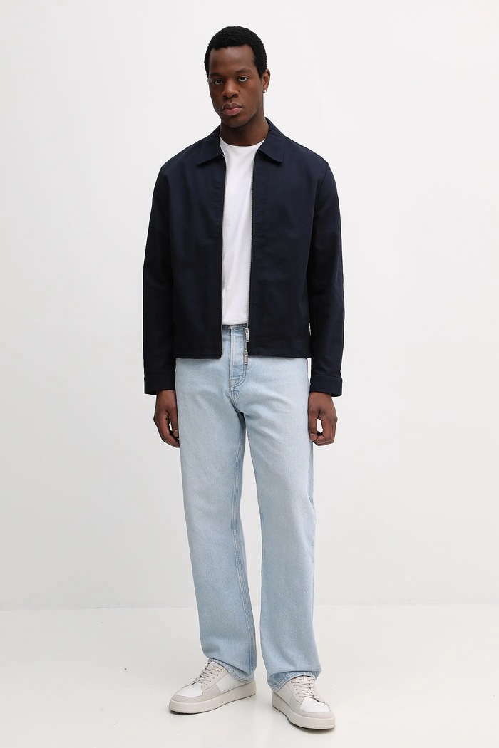 Bombažna jakna Calvin Klein LV04LE419G mornarsko modra SS26