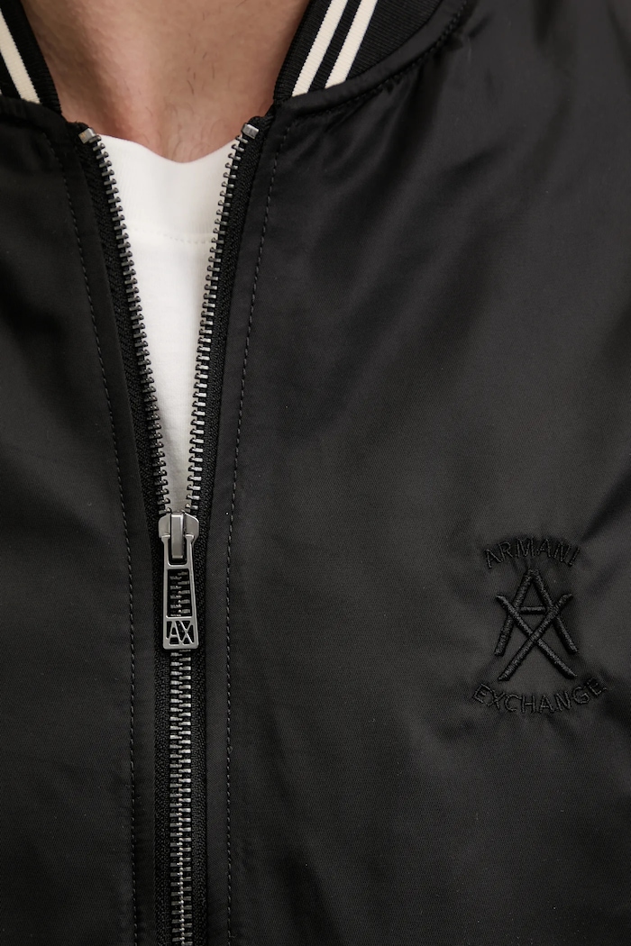 Bomber jakna Armani Exchange XM002017.AF19828 črna