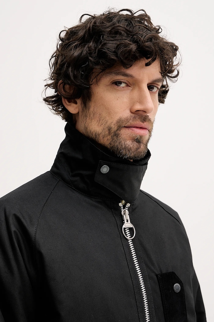 Памучно яке Barbour черен MWX2524