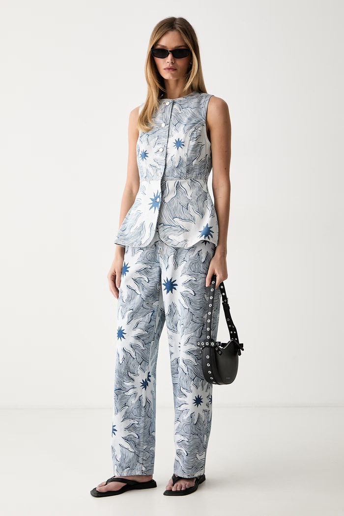 Never Fully Dressed kamizelka damska jeansowa NFDTO2239 niebieski SS26