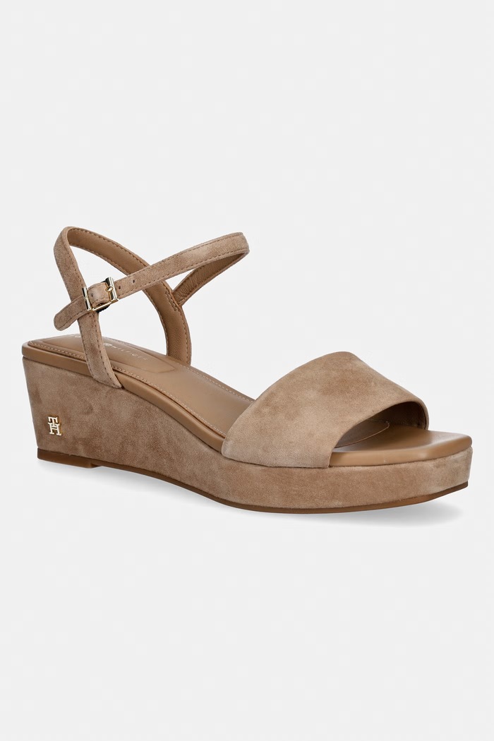 Tommy Hilfiger sandały na koturnie zamszowe SUEDE WRAPPED MID WEDGE beżowy FW0FW09235