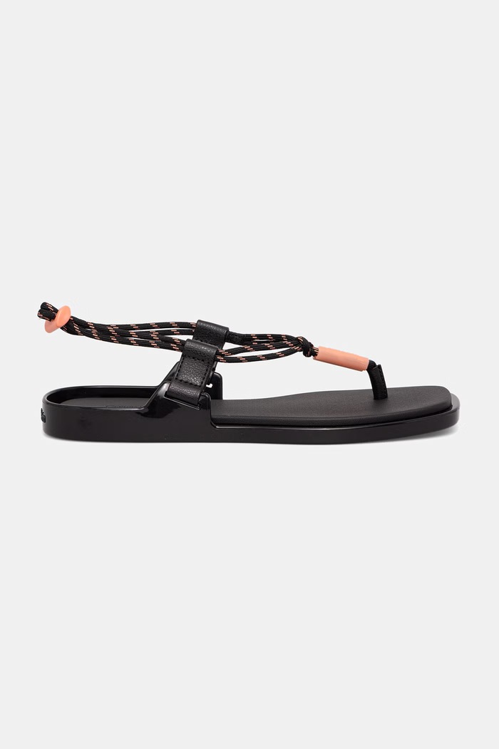 Calvin Klein női szandál BEACH SANDAL ROPE PU 2 HW0HW02967 fekete SS26