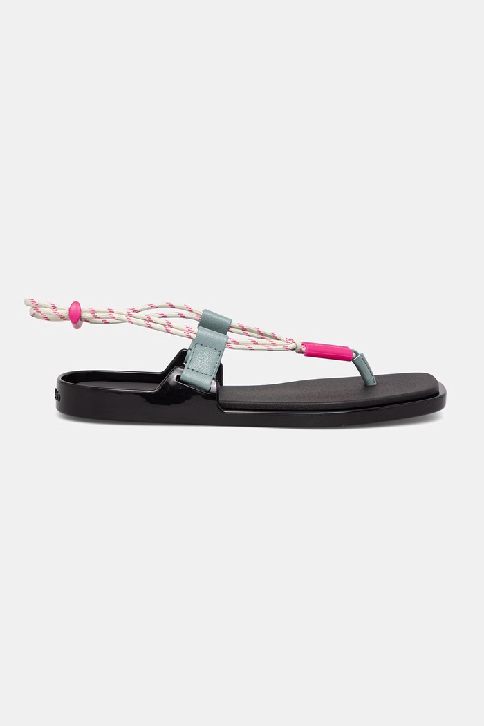 Calvin Klein női szandál BEACH SANDAL ROPE PU 2 HW0HW02967 fekete SS26