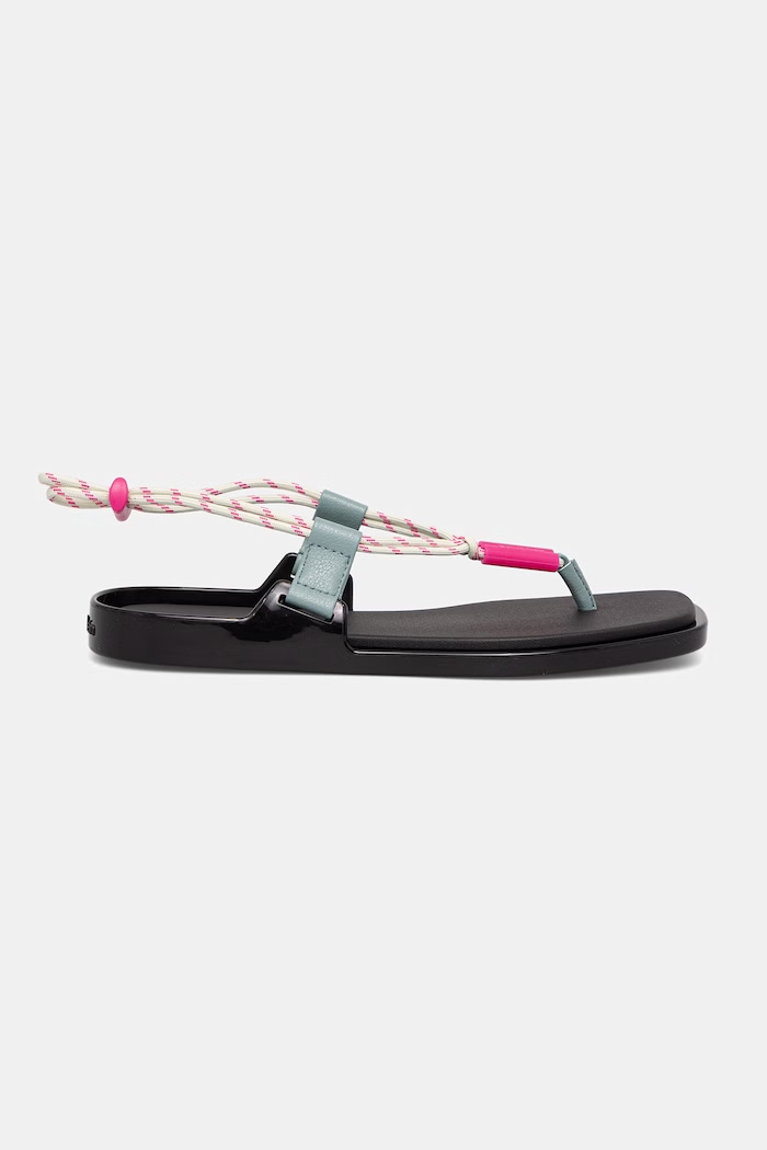 Calvin Klein női szandál BEACH SANDAL ROPE PU 2 HW0HW02967 fekete SS26