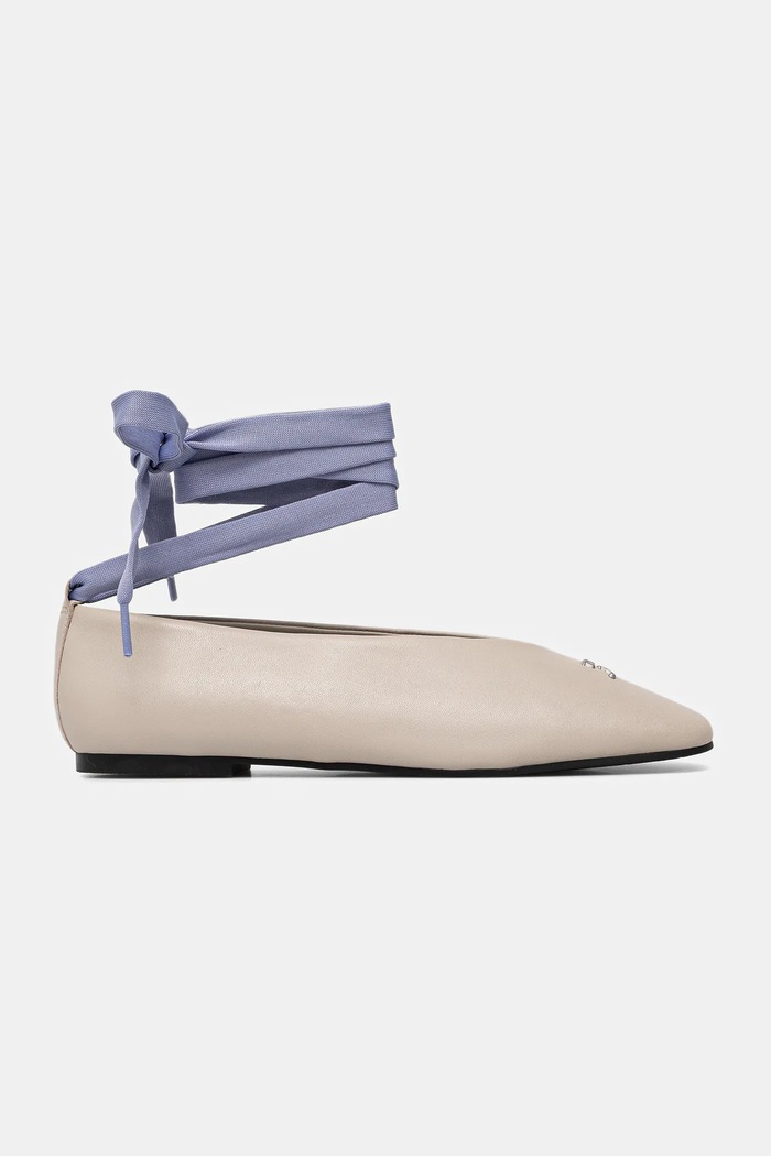 Кожени балеринки Tommy Jeans TJW BALLERINA WITH LACES EN0EN02939 бежов SS26