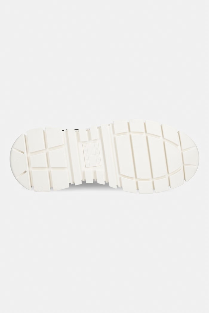 Dámske tenisky Tommy Jeans TJW FLATFORM CHUNKY SNEAKER EN0EN03036 čierna