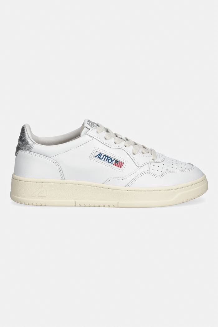 Shoes AUTRY leather sneakers Medalist Low AULWLL05 white