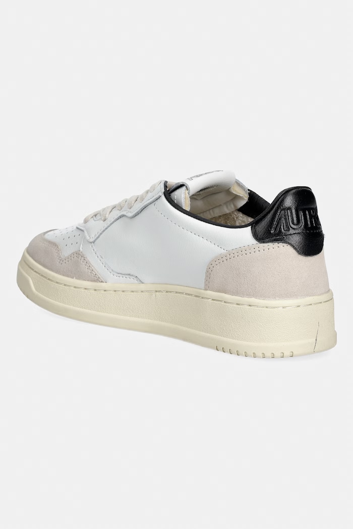 Shoes AUTRY Medalist Low Sneakers Women's leather AULWMA04 white