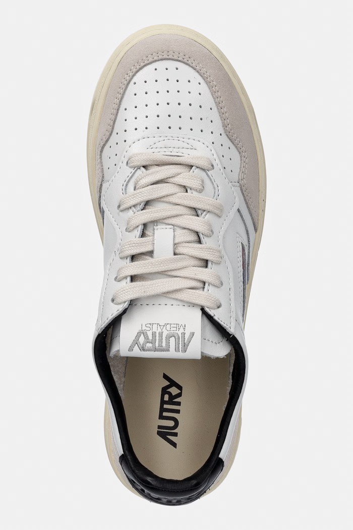 AUTRY Medalist Low Sneakers Women's leather white AULWMA04