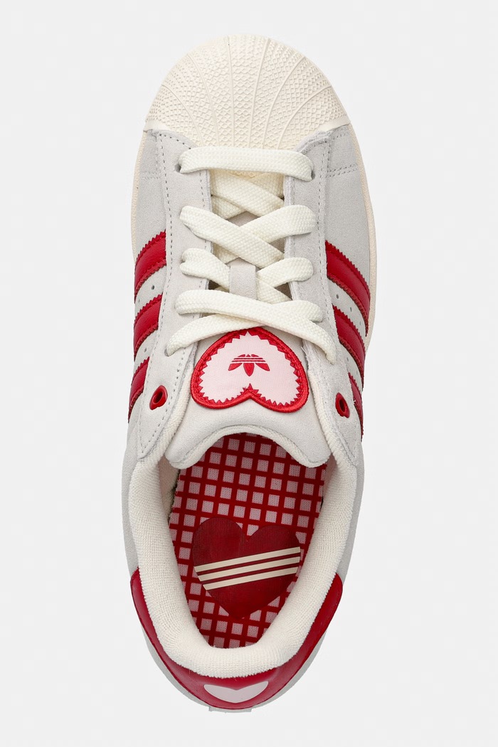 Semišové tenisky adidas Originals Superstar II béžová KH9037