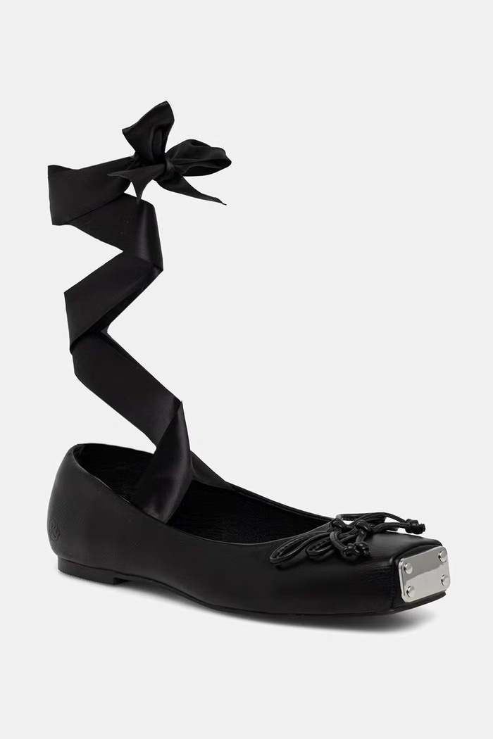 Koi Footwear baleriny Blithe Metal Toe Ballet Flats czarny Blithe