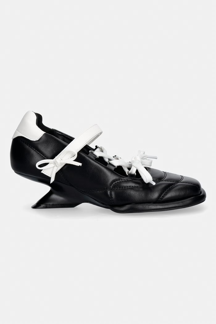 Koi Footwear cipele s niskom potpeticom Adria Padded Kitten Heel Mary Janes NV02 crna SS26