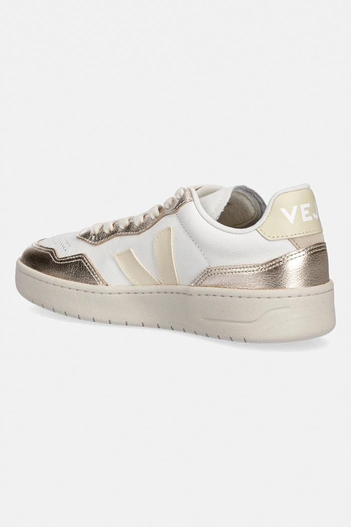 Shoes Veja leather sneakers V-90 O.T. VD2021362A white