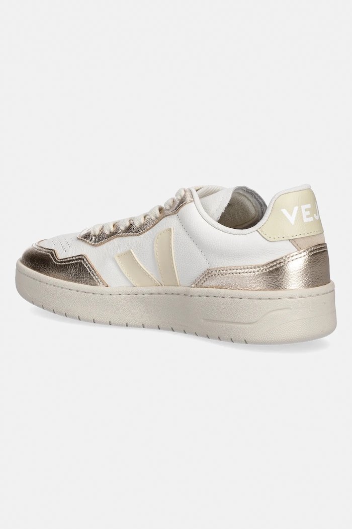 Shoes Veja leather sneakers V-90 O.T. VD2021362A white