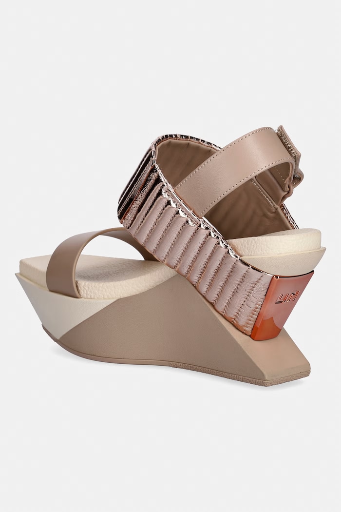 Παπούτσια United Nude Σανδάλια σε σφήνα δερμάτινα Delta Wedge Puffier 10988971188 μπεζ
