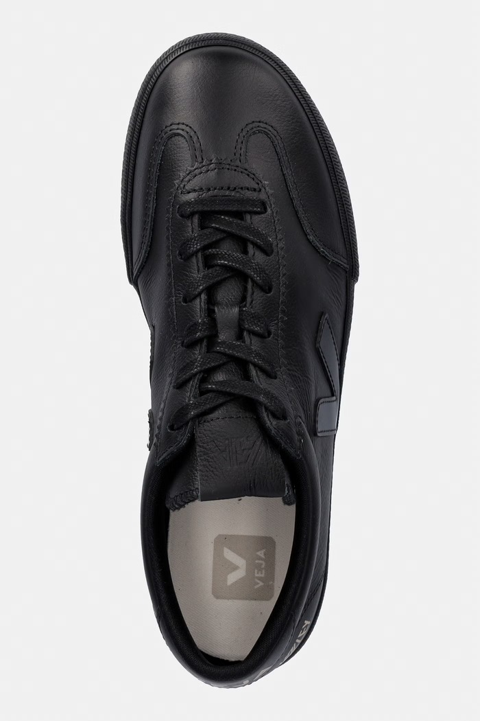 Veja Volley Signature O.T. sneakers pentru femei din piele negru YP2021576A