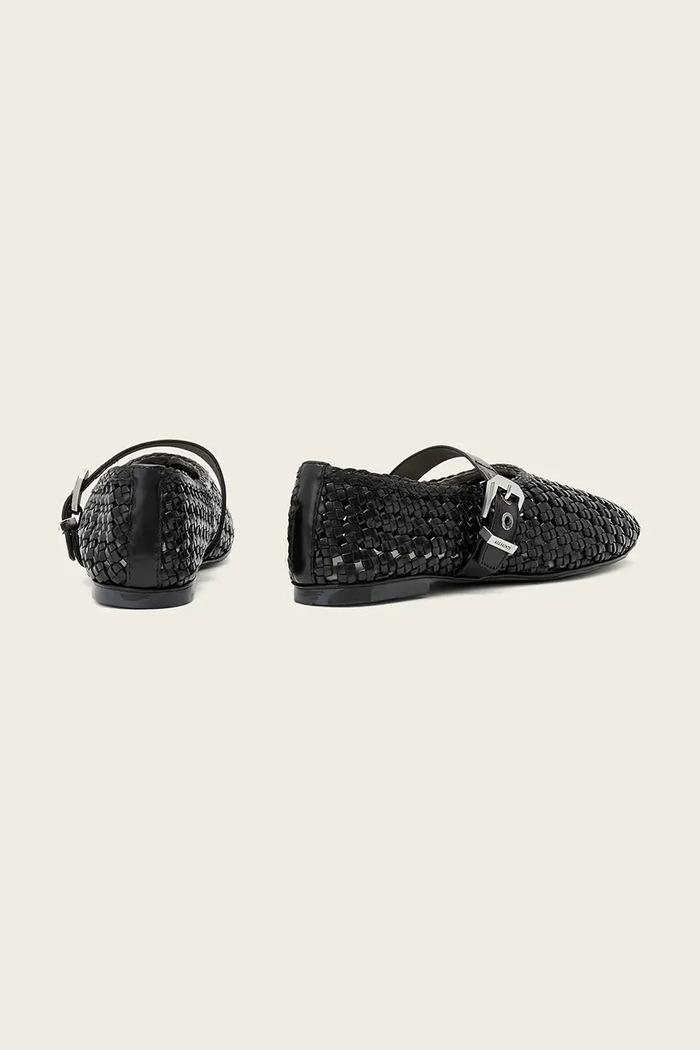 Παπούτσια AllSaints σανδάλια δερμάτινα Sabine Woven Flat W102FE.BLK μαύρο
