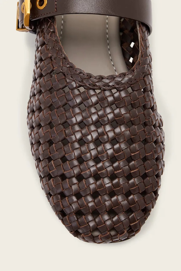 AllSaints σανδάλια δερμάτινα Sabine Woven Flat W102FE καφέ