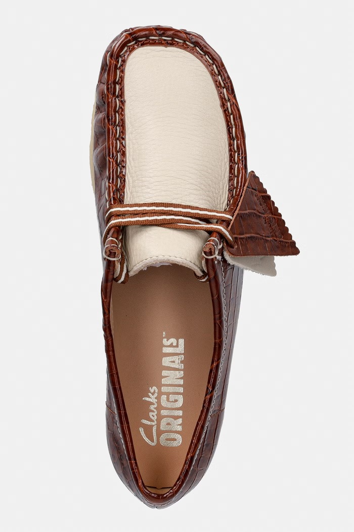 Clarks Originals Wallabee μοκασίνια γυναικεία δερμάτινα καφέ 26185573