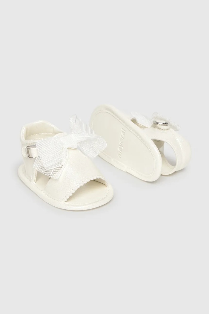 Dievča Topánky pre bábätká Mayoral Newborn 9084.G.1L.Newborn.PPY2 biela