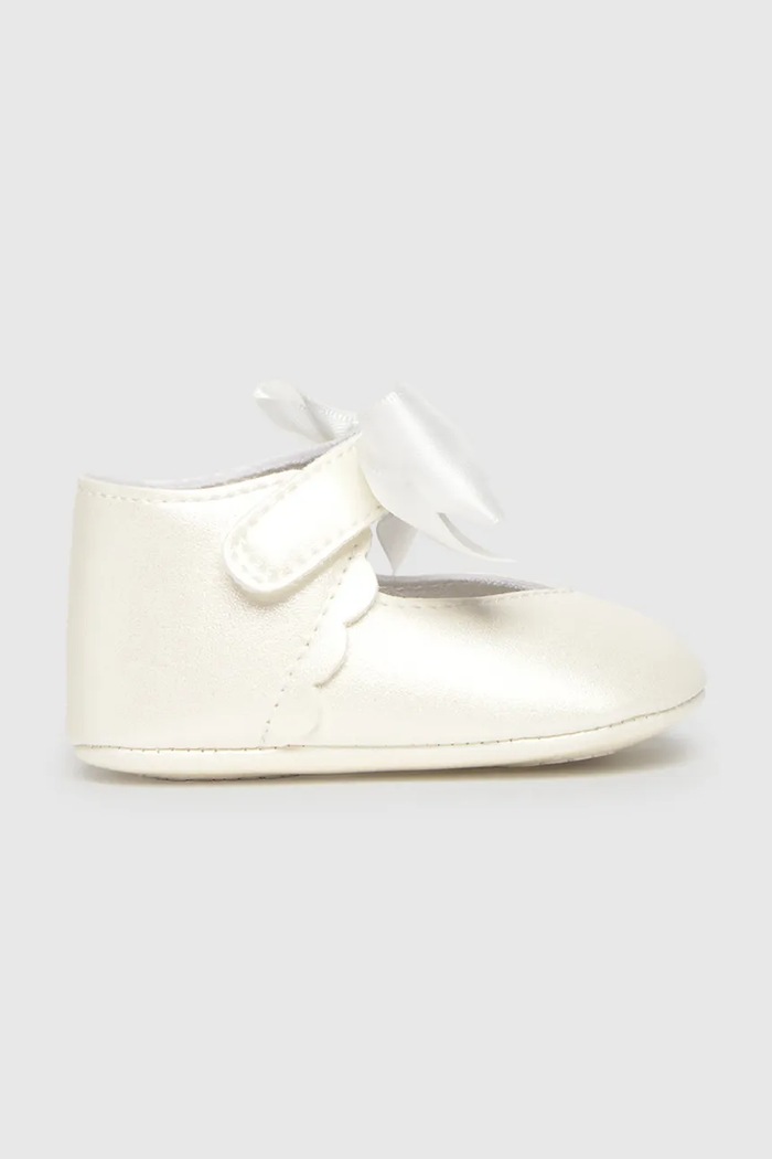 Dětské boty Mayoral Newborn imitace kůže bílá 9090.2L.Newborn.PPY2