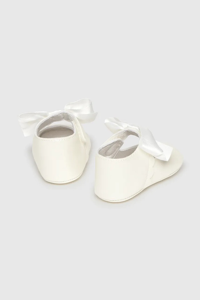 Dětské boty Mayoral Newborn 9090.2L.Newborn.PPY2 bílá SS26