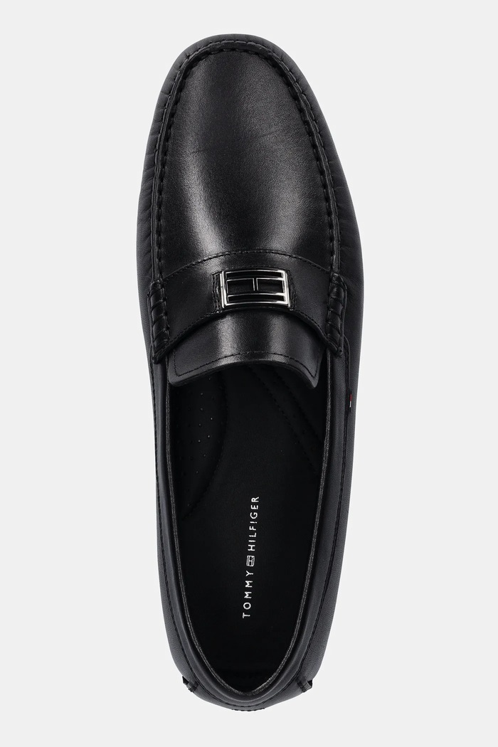Δερμάτινα μοκασίνια Tommy Hilfiger HARDWARE DRIVER SHOE μαύρο FM0FM05838