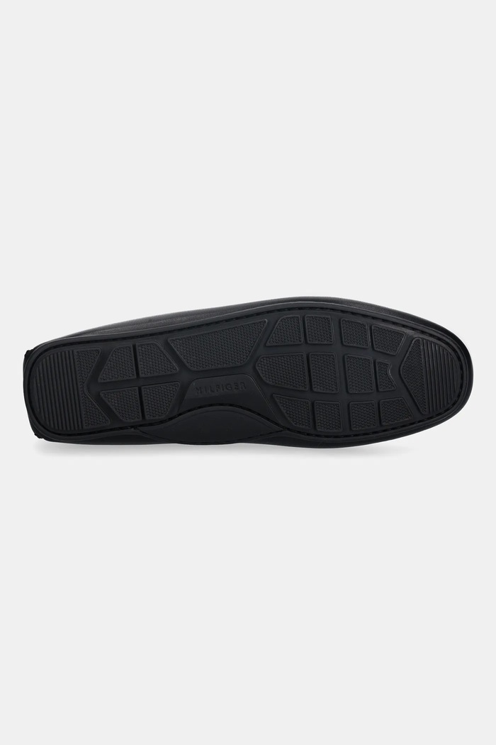 Δερμάτινα μοκασίνια Tommy Hilfiger HARDWARE DRIVER SHOE FM0FM05838 μαύρο