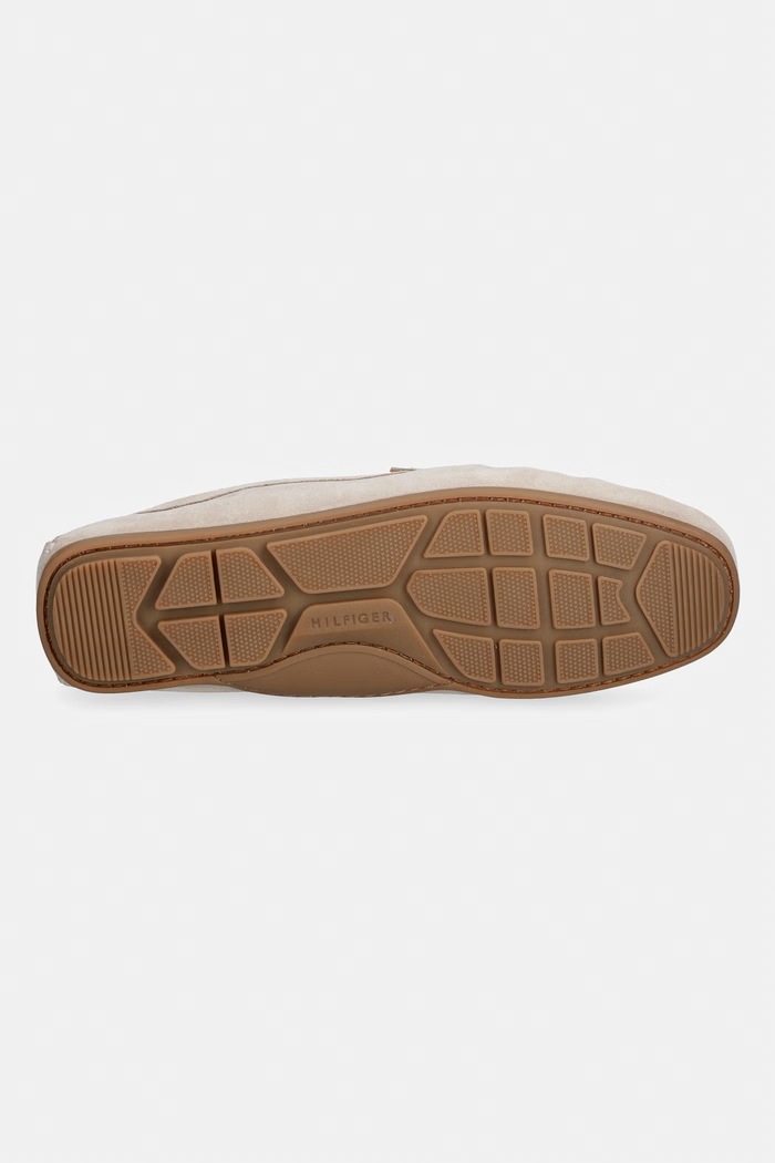Tommy Hilfiger mokasyny męskie zamszowe CORE HILFIEGR SUEDE DRIVER FM0FM05789 beżowy