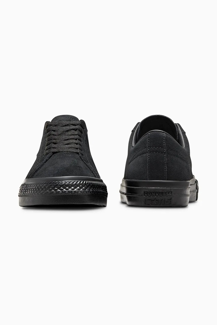 Obutev Teniske iz semiša Converse One Star Pro A05320C črna