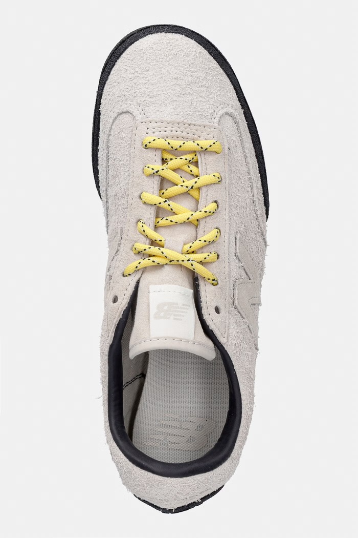 New Balance UGTR sneakersy zamszowe beżowy UGTR83J