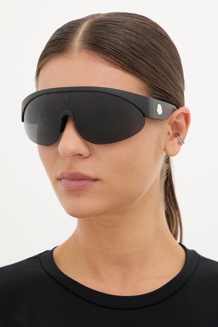 Kiegészítők Moncler napszemüveg MYRR 0ME8019U fekete