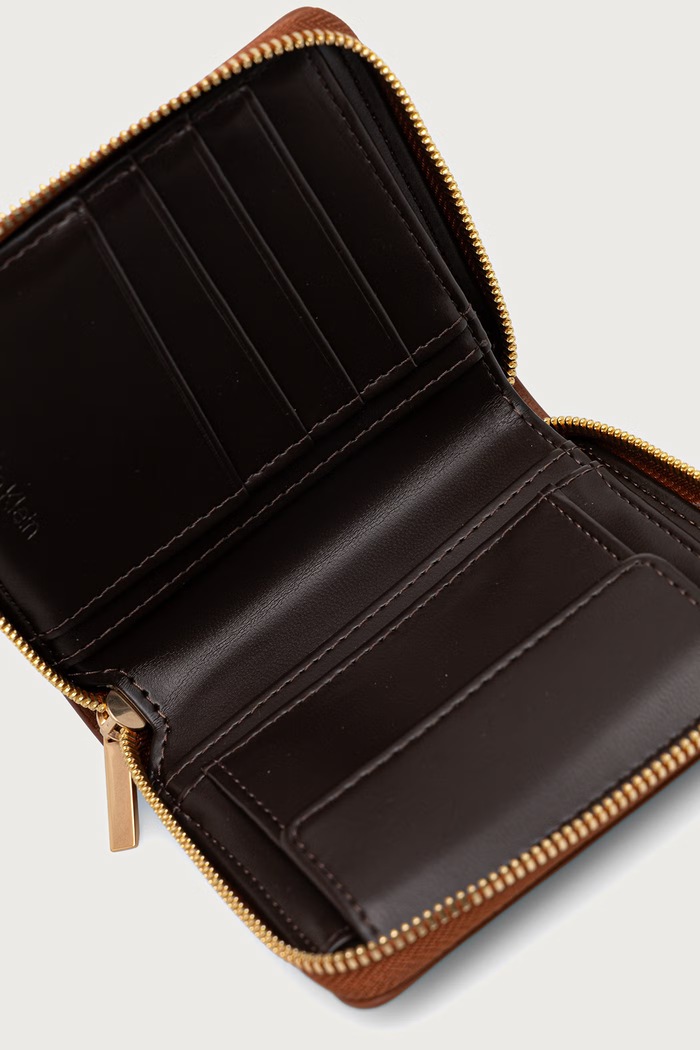Портфейл дамски от имитация на кожа Calvin Klein LV04F1120G кафяв