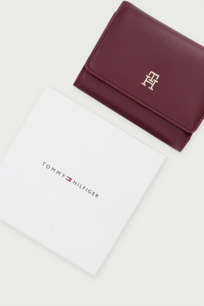 Portfel damski z imitacji skóry Tommy Hilfiger bordowy AW0AW18129