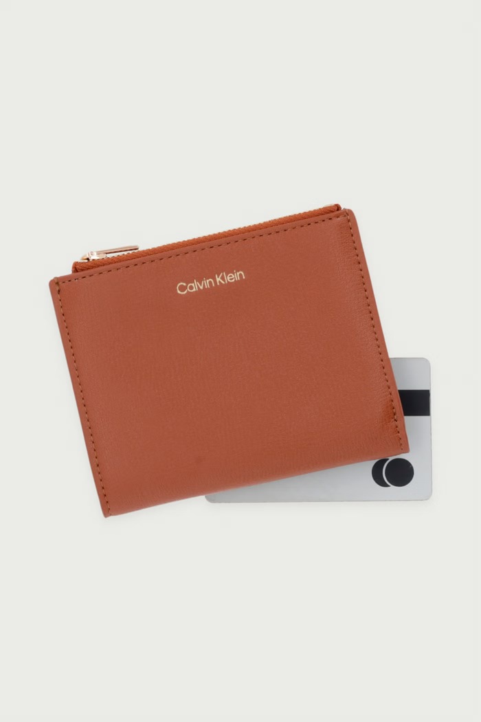 Peňaženka dámska z imitácie kože Calvin Klein LV04F1135G hnedá