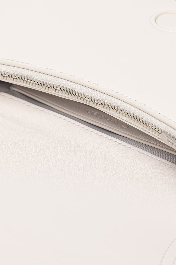 Calvin Klein crossbody kabelka dámska z imitácie kože LV04F1153G biela