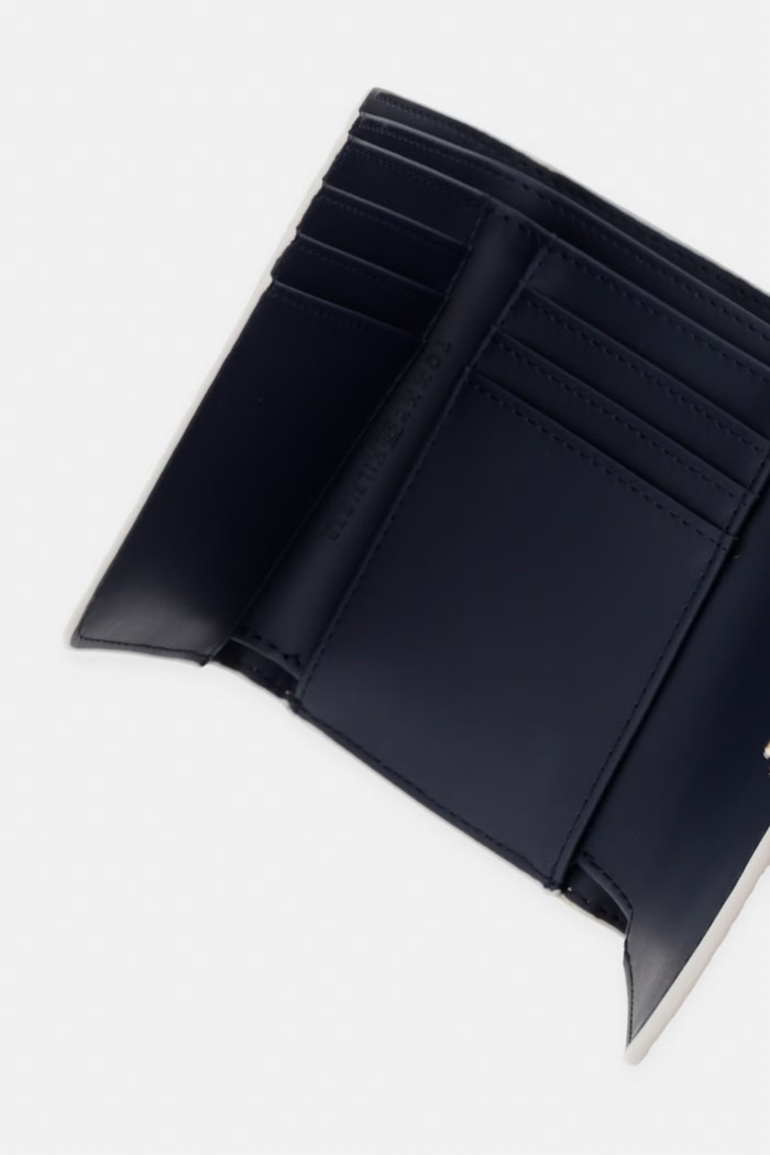 Doplnky Tommy Hilfiger dámska peňaženka z imitácie kože AW0AW18484 béžová