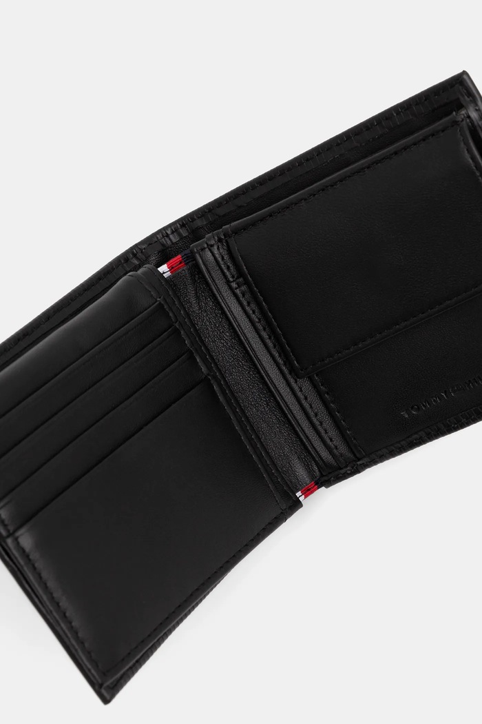 Αξεσουάρ Δερμάτινο πορτοφόλι Tommy Hilfiger AM0AM13978 μαύρο