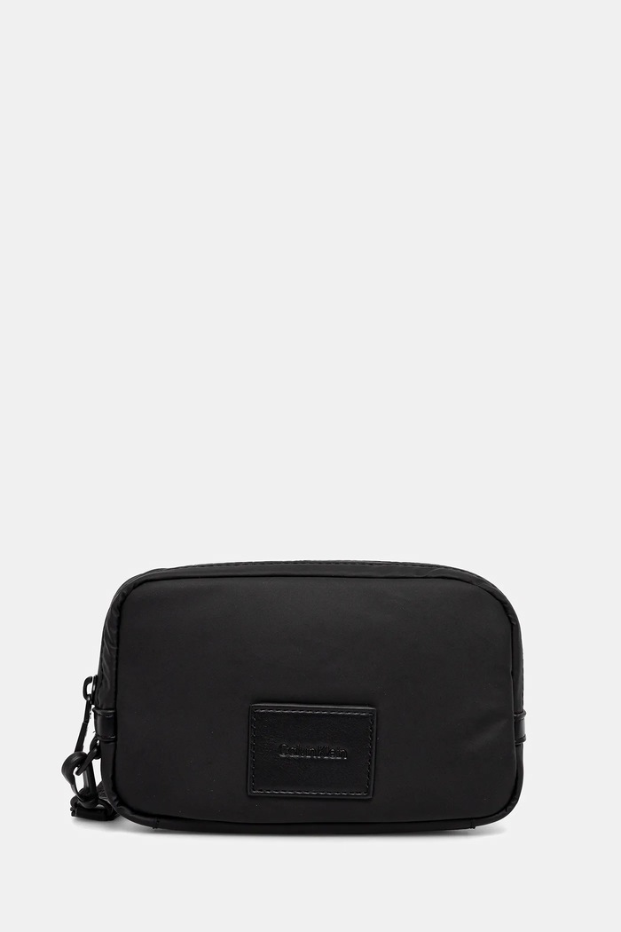 Malá taška Calvin Klein nášivka čierna LV04D1114G